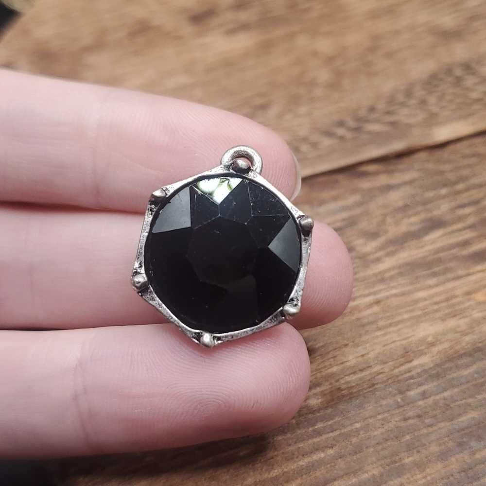 Vampires glow Sterling onyx faceted pendant‎ P107